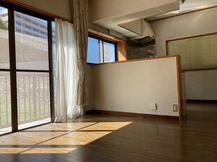 青島住宅の物件内観写真